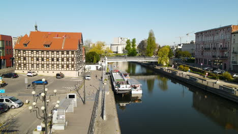 kanał bydgoszcz łączący vistula z oder poland