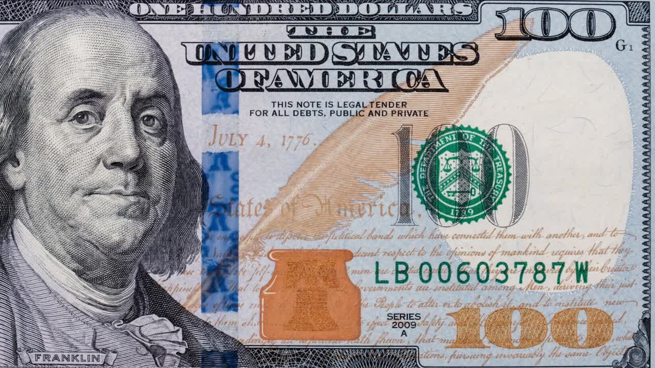 일련 번호가 바뀌는 100달러 지폐, 스 모션, 클로즈업