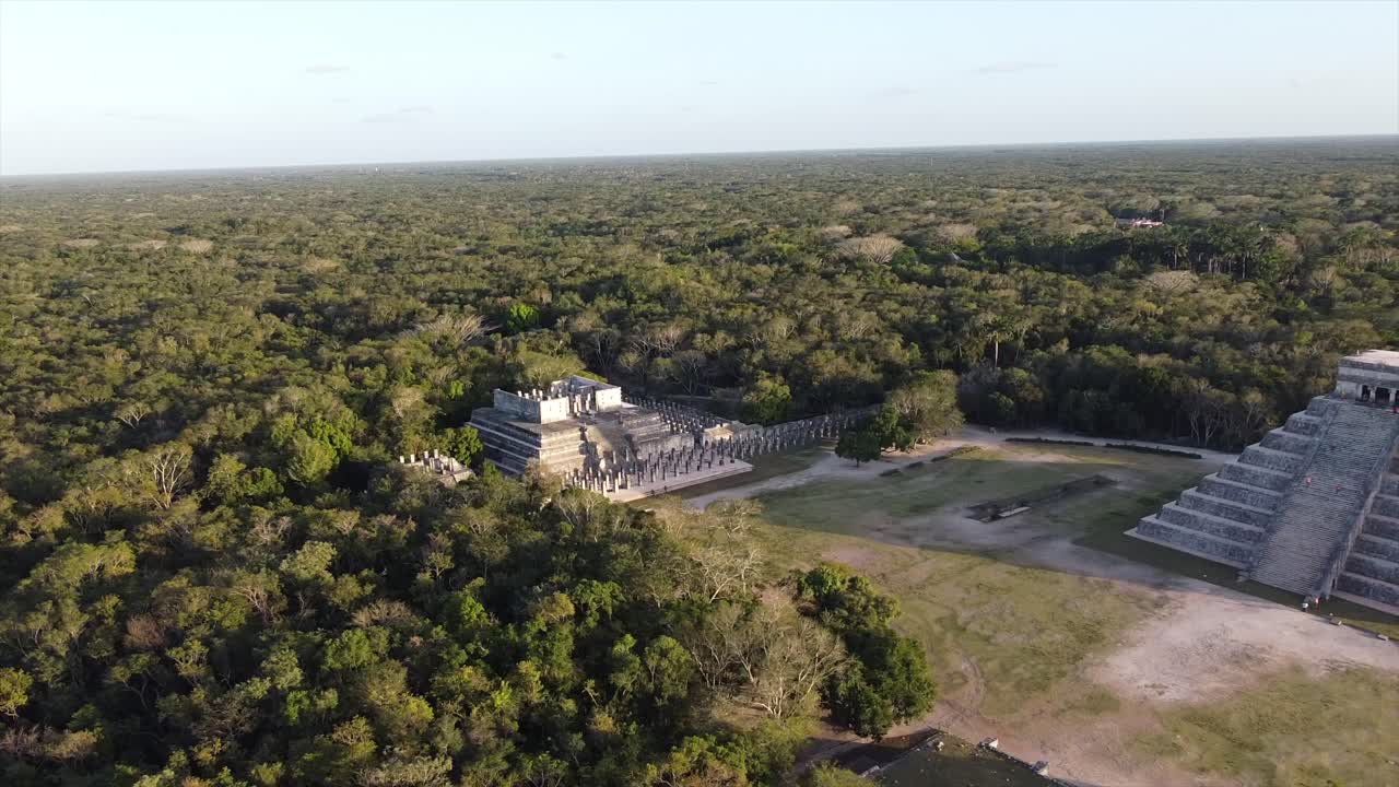 Video della spianata principale a Chichen Itza.