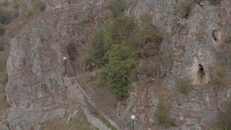 Steintreppen,-Die-Zum-Berg-Führen