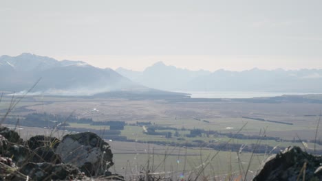 Mount-Cook-and-Lake-Pukaki-in-far-distance
