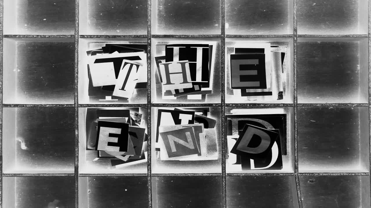 het einde met papieren letters stop motion loop solarized monochrome