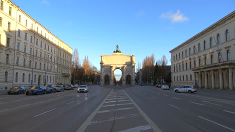 puerta de la victoria en gran angular de munich