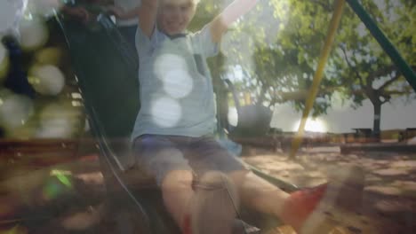 Padre-Jugando-Con-Su-Hijo-En-Un-Parque-Infantil.