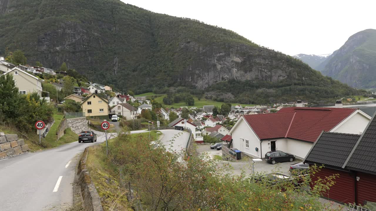Quiet Norway mountain city. Breathtaking views