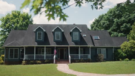 traditional north american usa farm house style for off grid rural countryside lifestyle