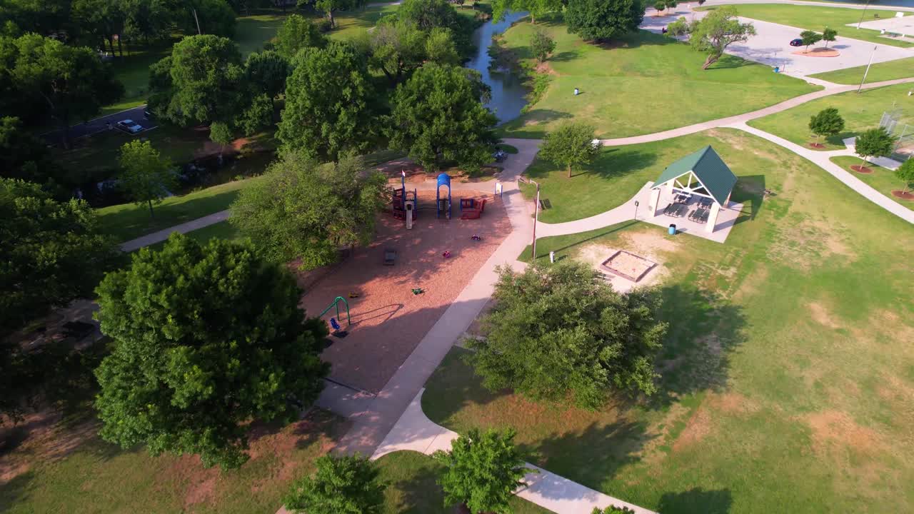 Imagens aéreas do Bear Creek Park em Keller, Texas