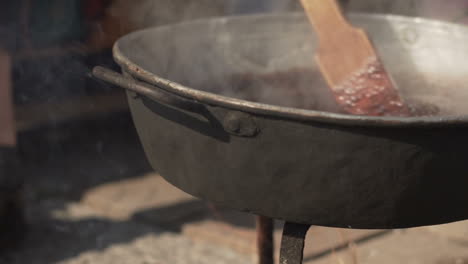 Close-up--Traditional-cooking-plum-jam