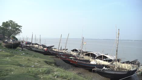 diversity of people's livelihoods in the ganga river basin most of the people live here by selling fish from the river