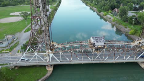 Vertikalhubbrücke-Am-Welland-Kanal-In-Ontario,-Kanada