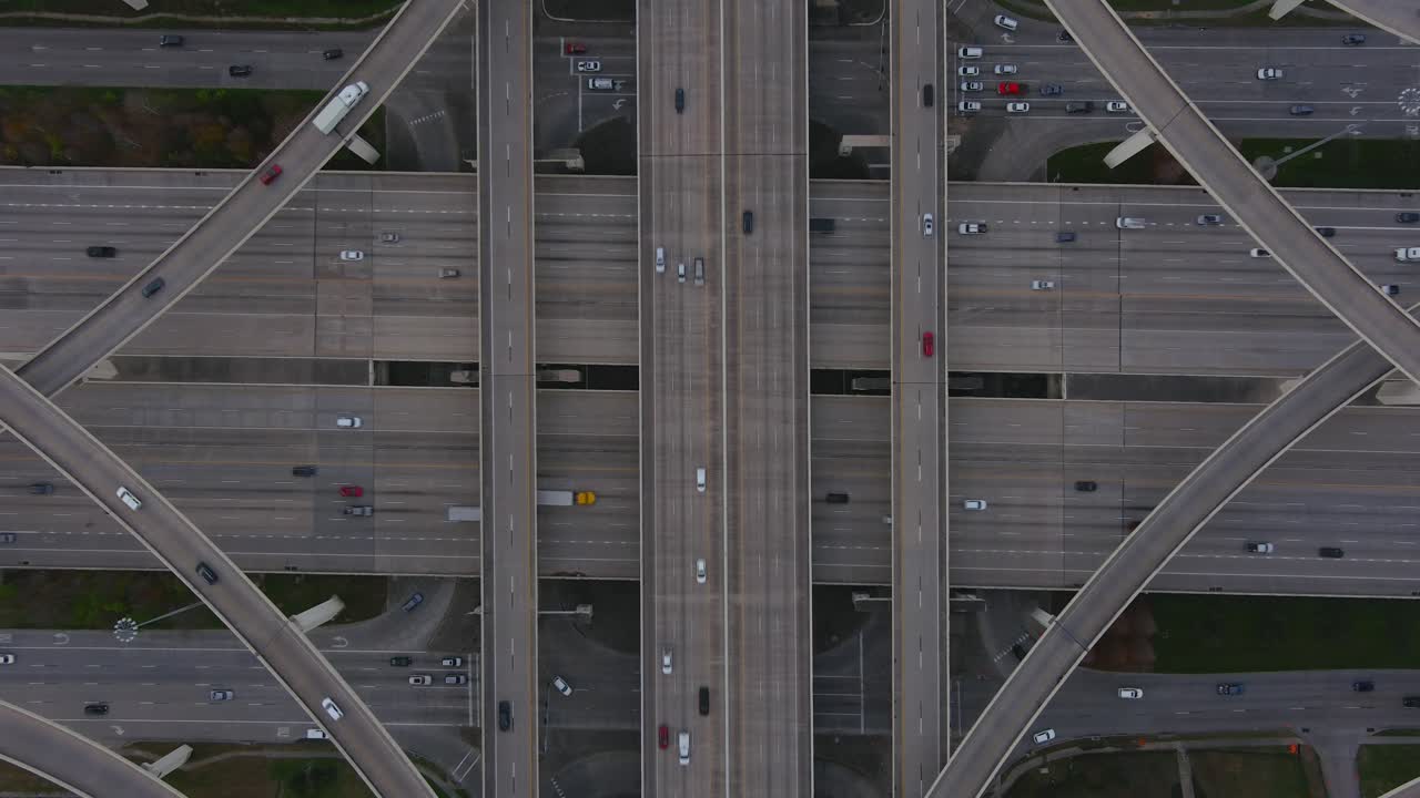 텍사스 주 휴스턴에 있는 i-10 서쪽의 자동차 조감도