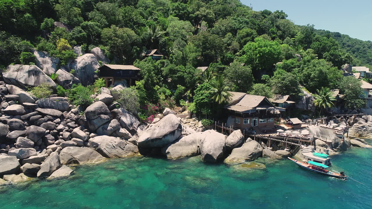 Explore Tropical Bay's Beauty