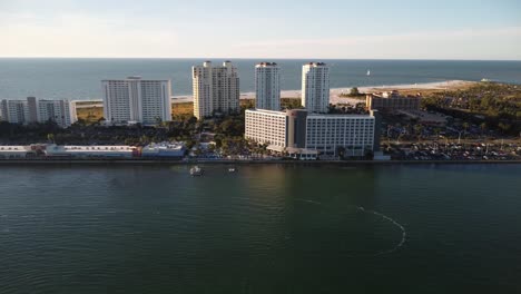 Esta-Toma-Es-La-Parte-2-De-Una-Colección-De-3-Tomas-Llena-De-Hermosos-Edificios-De-Gran-Altura-Con-Vista-Al-Golfo-De-México