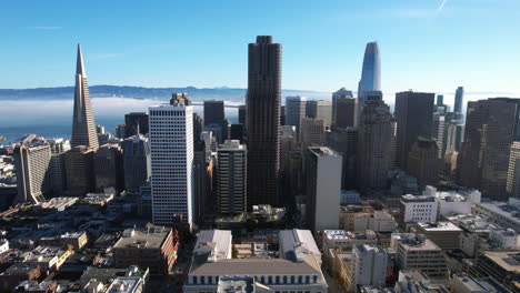 San-Francisco-Usa,-Vista-Aérea-Del-Centro-De-La-Ciudad,-Rascacielos-Del-Distrito-Financiero-En-Un-Día-Soleado