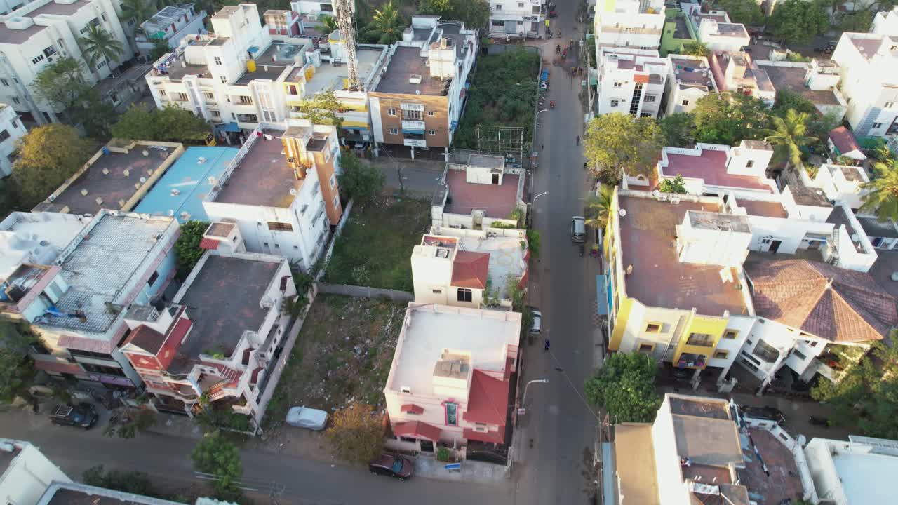 una vista de pájaro de las calles de la ciudad india