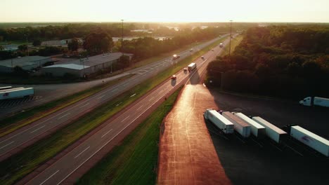 hermosa antena para el negocio de transporte de mercancías por camión de logística