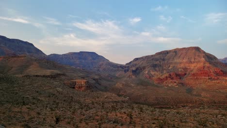 utah poranna panorama przy pełni księżyca w pięknym południowo-zachodnim usa