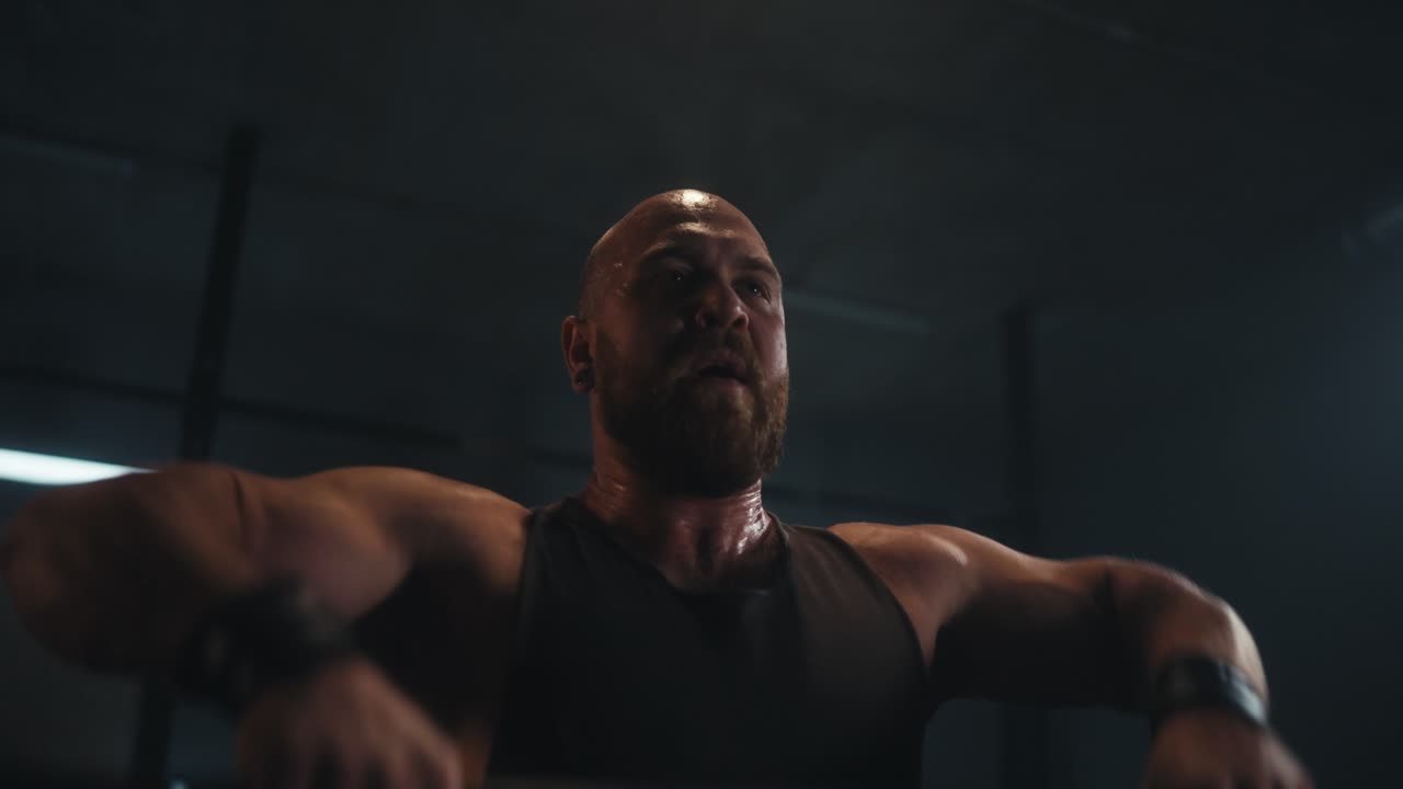 Mand Træner i Fitnesscenter