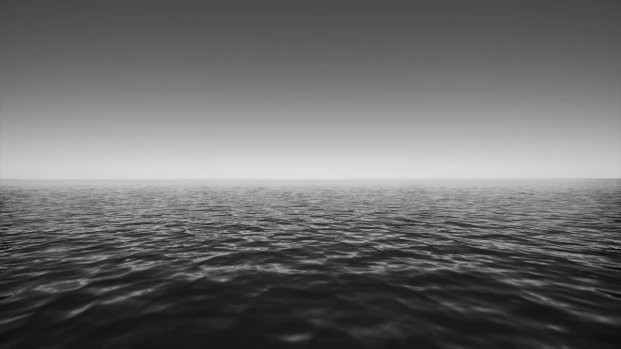 멀리 지평선에서 은 하늘 아래 평온한 바다 물의 조용한 풍경