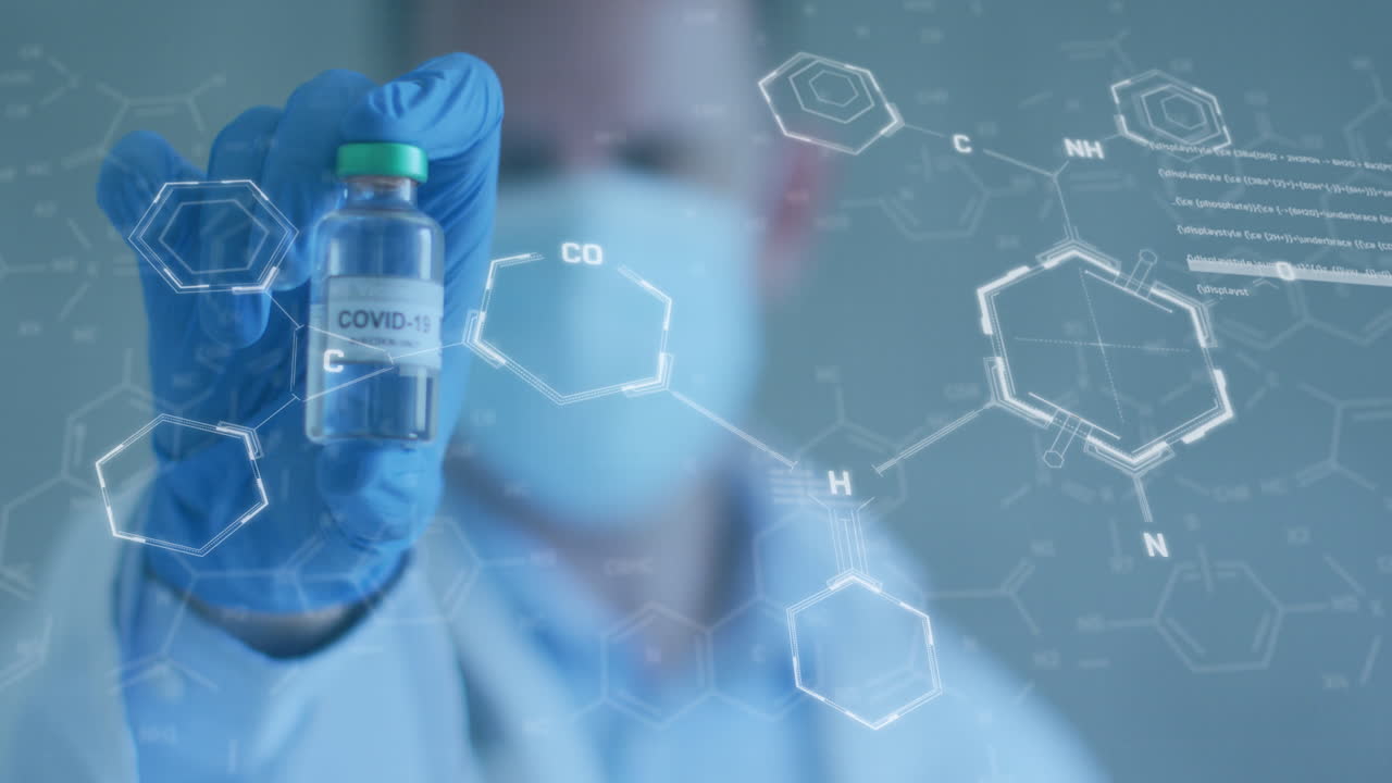 animación de estructuras químicas sobre un médico caucásico con una vacuna y una máscara facial