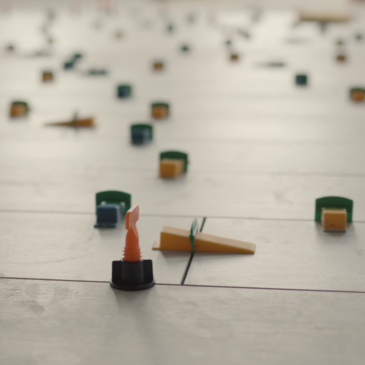 baldosas de cerámica colocadas en el suelo 7