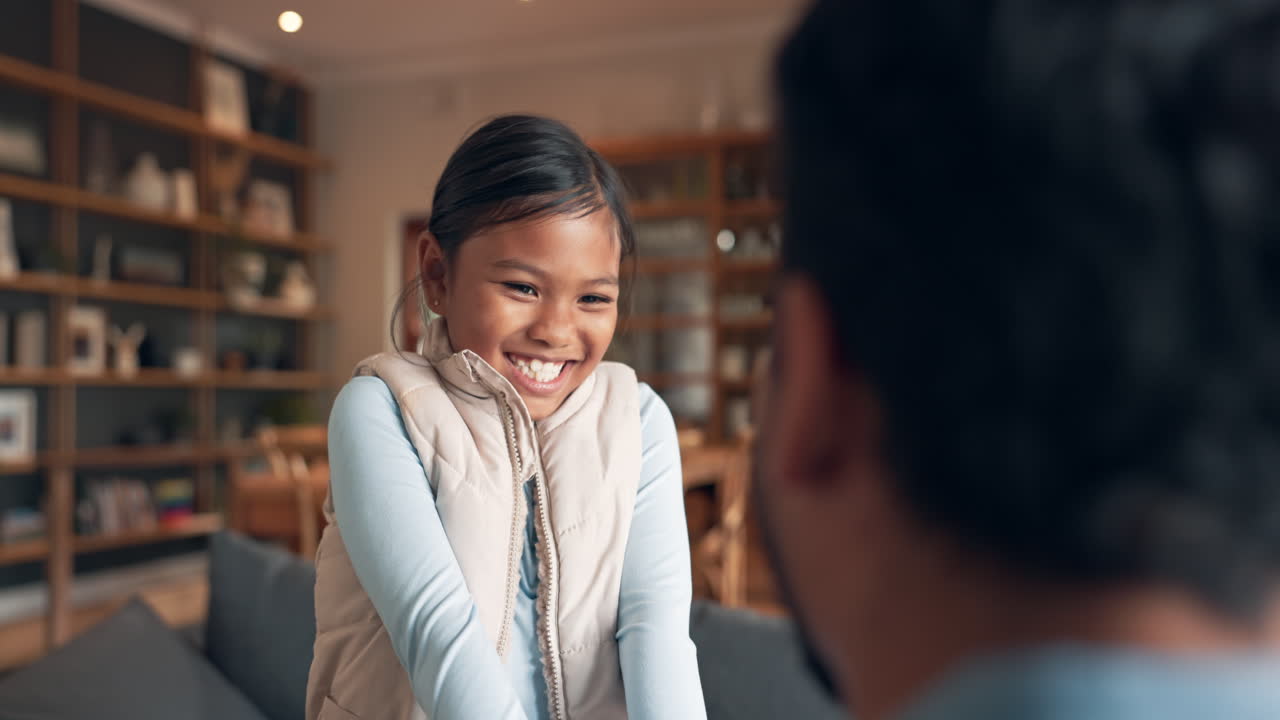 feliz, amor y una chica con su padre