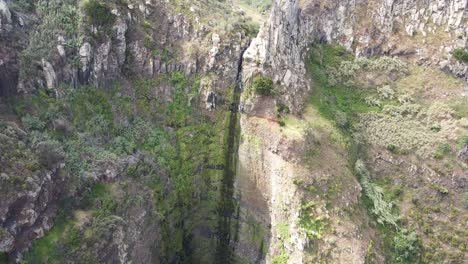 drone approximation to garganta funda waterfall, madeira