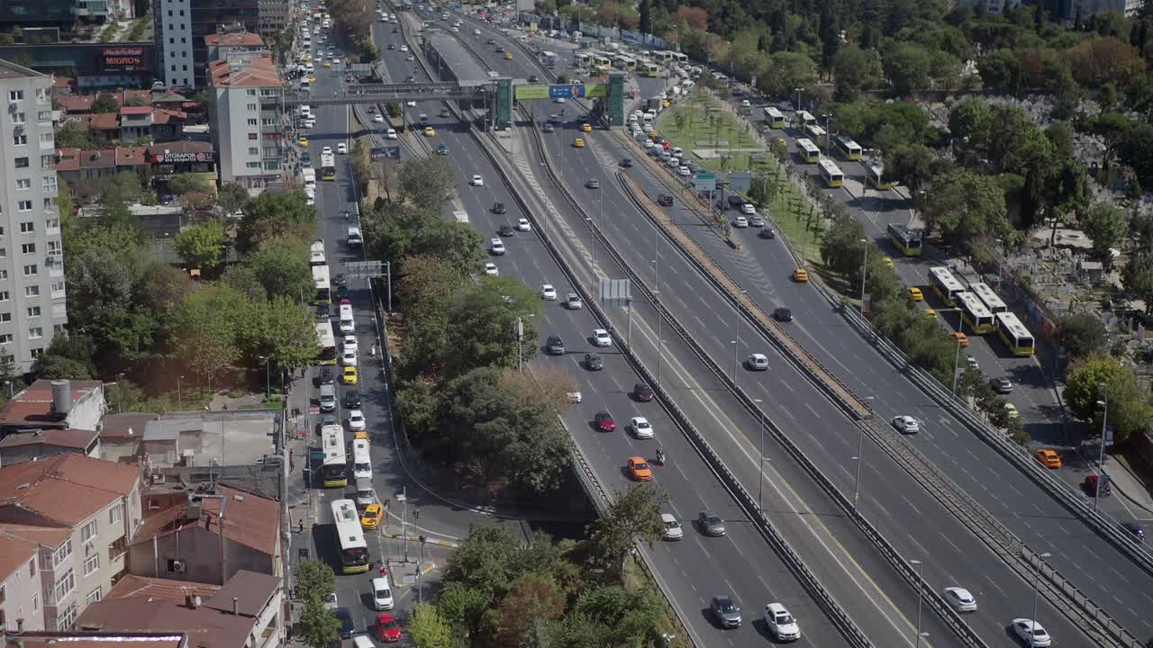 tráfico de la carretera de la ciudad vista aérea