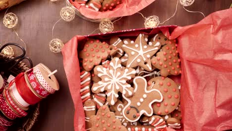 embalaje de galletas de pan de jengibre caseras tradicionales como regalos de comida.