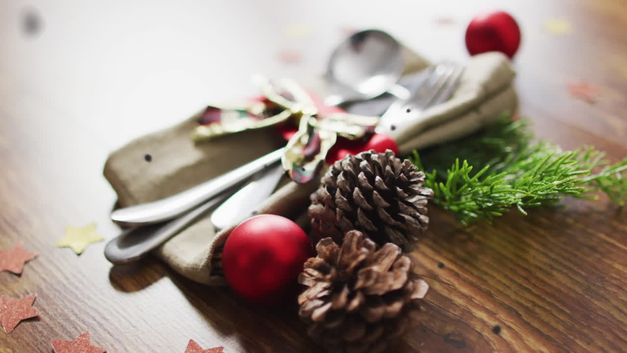 animación del texto de la fiesta de halloween sobre decoraciones en fondo de madera.