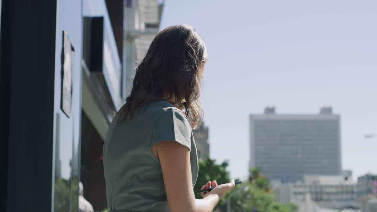 antes de moverse, asegúrese de que su máscara en