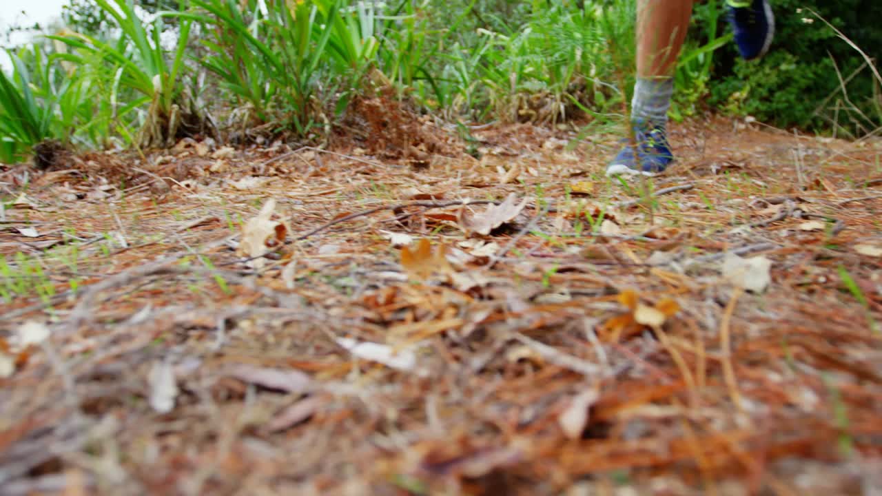 hombre yendo a correr