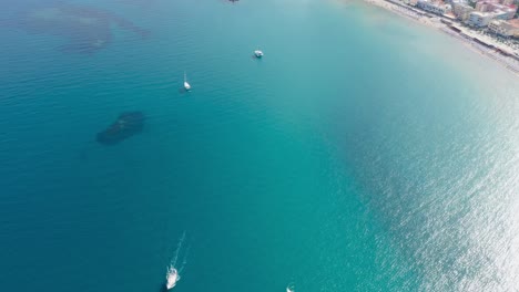Boote-In-Der-Bucht-Von-Cefalu-Drohnenpfanne