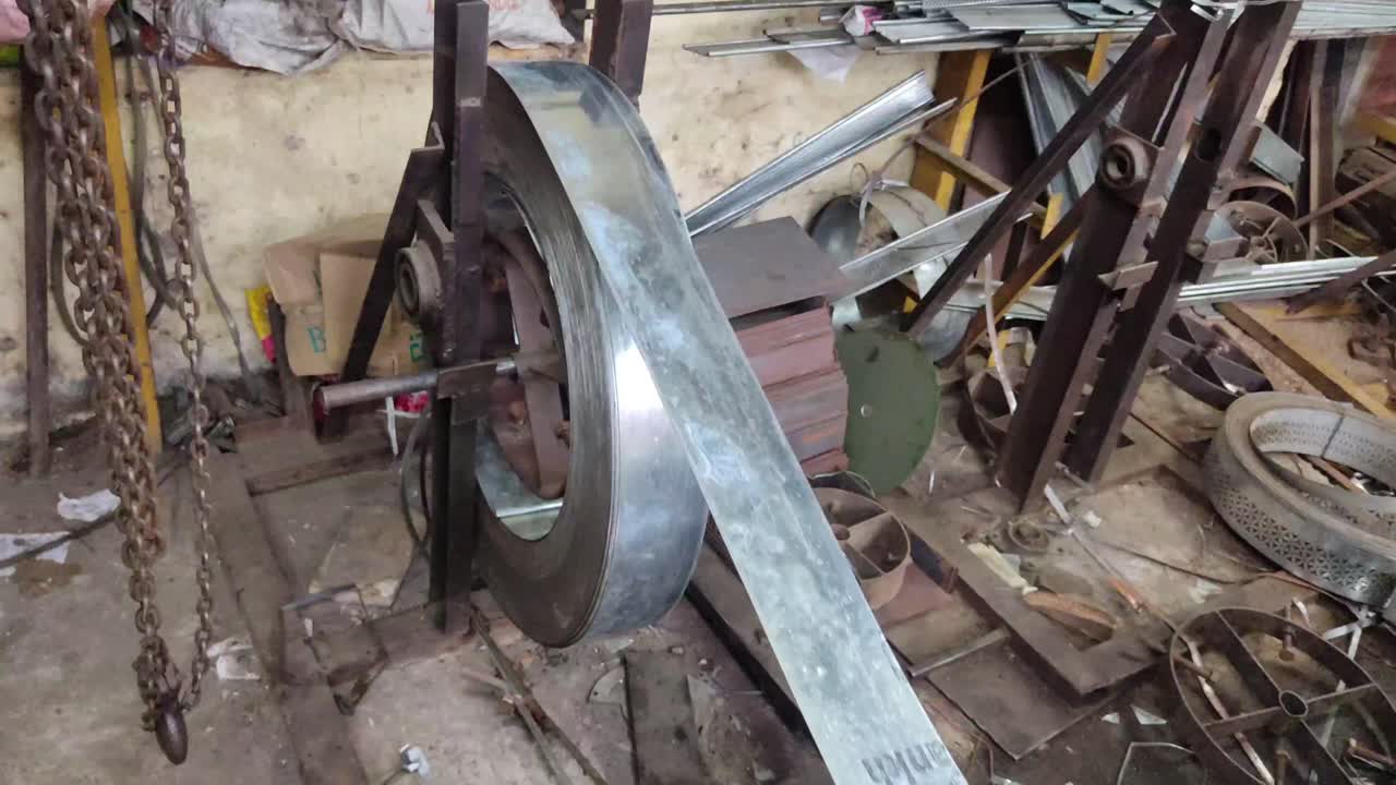 인도의 롤링 셔터 스트립 제조 기계 - 셔터 스트립 롤