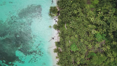 orbit shot of zapatilla cay in bocas del toro, panama_4k