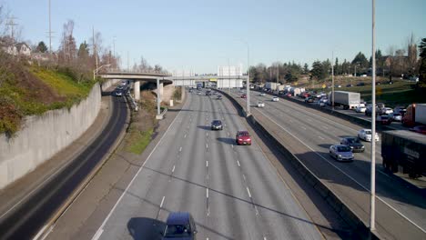 Coches-Circulando-En-El-Tráfico-De-Seattle