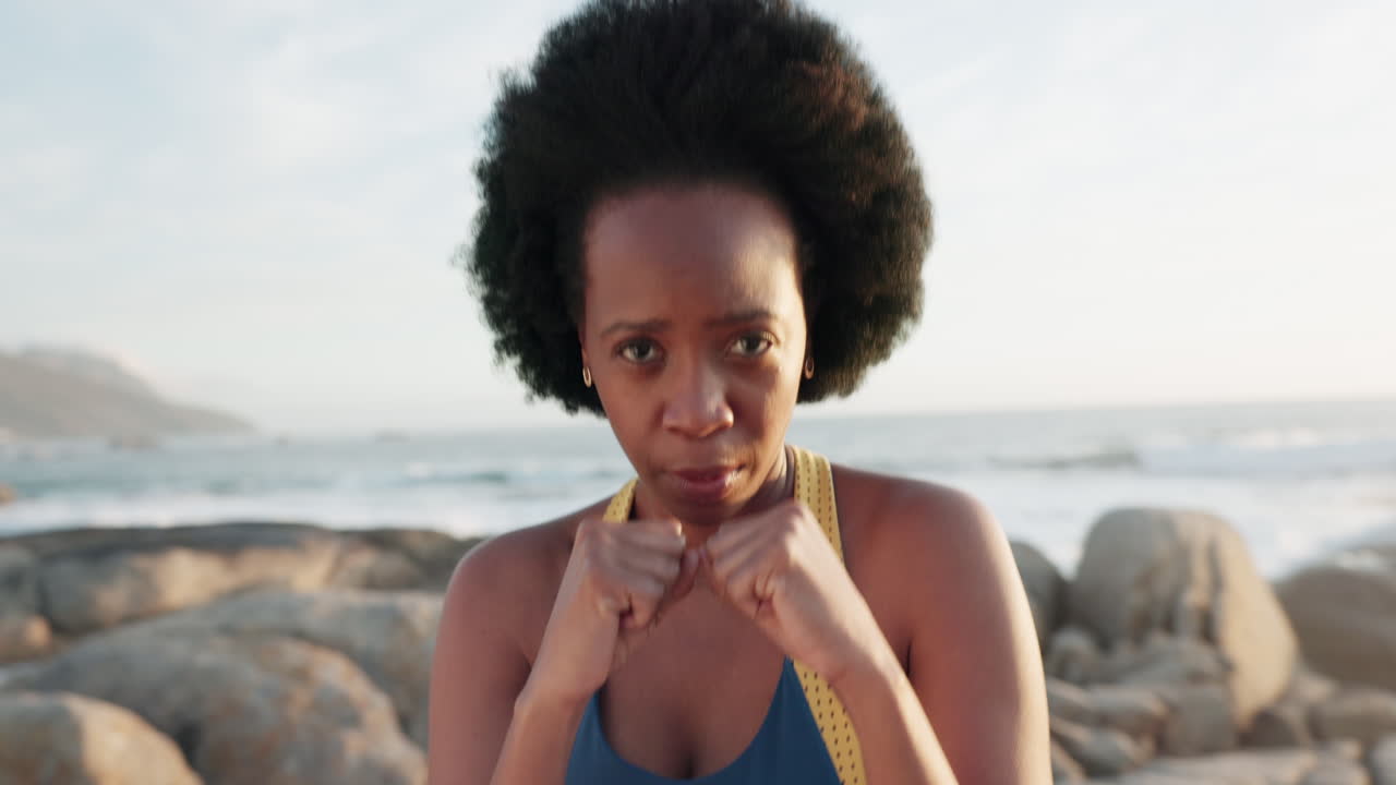 fitness, mujer negra de boxeo