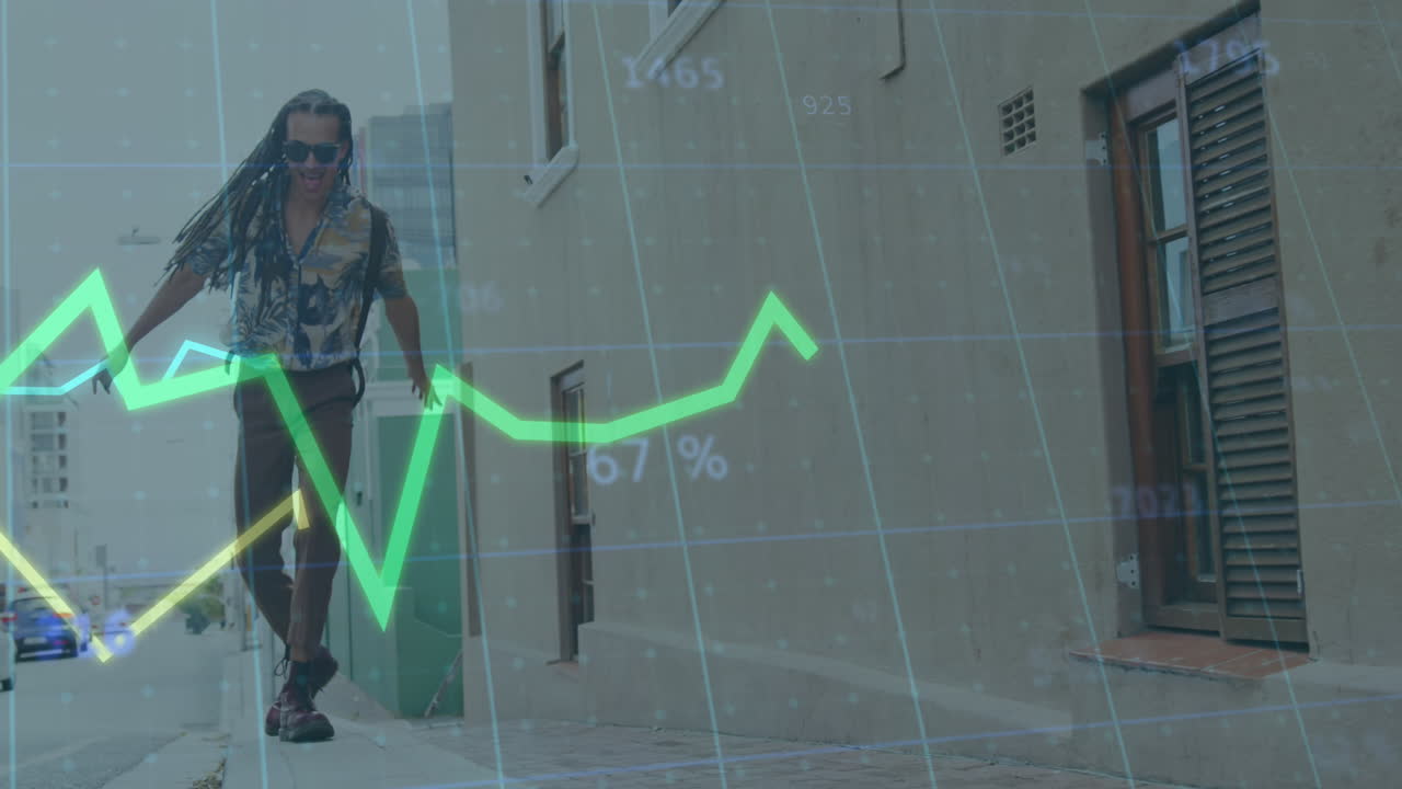 animación del procesamiento de datos financieros sobre un hombre biracial bailando en la calle