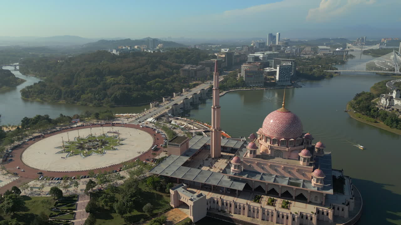 Masjid Putra In Putrajaya Kuala Lumpur Malaysia Drone Rise Track Back 4K 60FPS