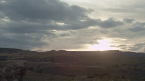 Timelapse-De-Un-Amanecer-Entre-Las-Montañas-De-Los-Hermosos-Valles-De-Tequila-Jalisco,-México