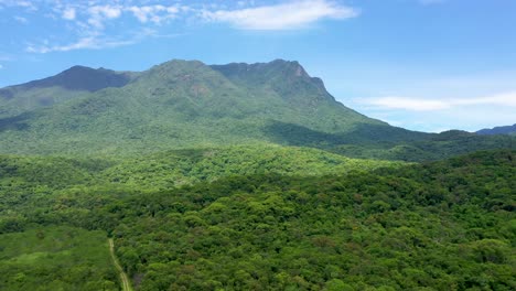 Aerial-high-angle-view-over-a-beautiful-green-rainforest-mountains-at-Estrada-Da-Graciosa-and-Serra-Marumbi,-Brazil