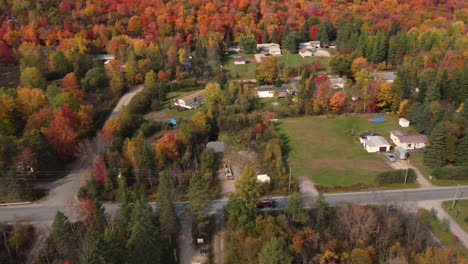 Temporada-De-Otoño-Radiante-En-Markham-City-Mccowan-Canadá-Antena