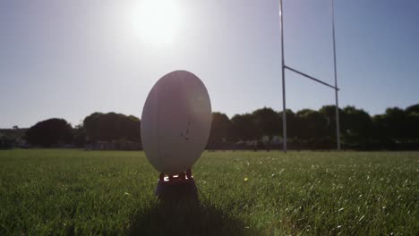 rugby player throwing the rugby ball