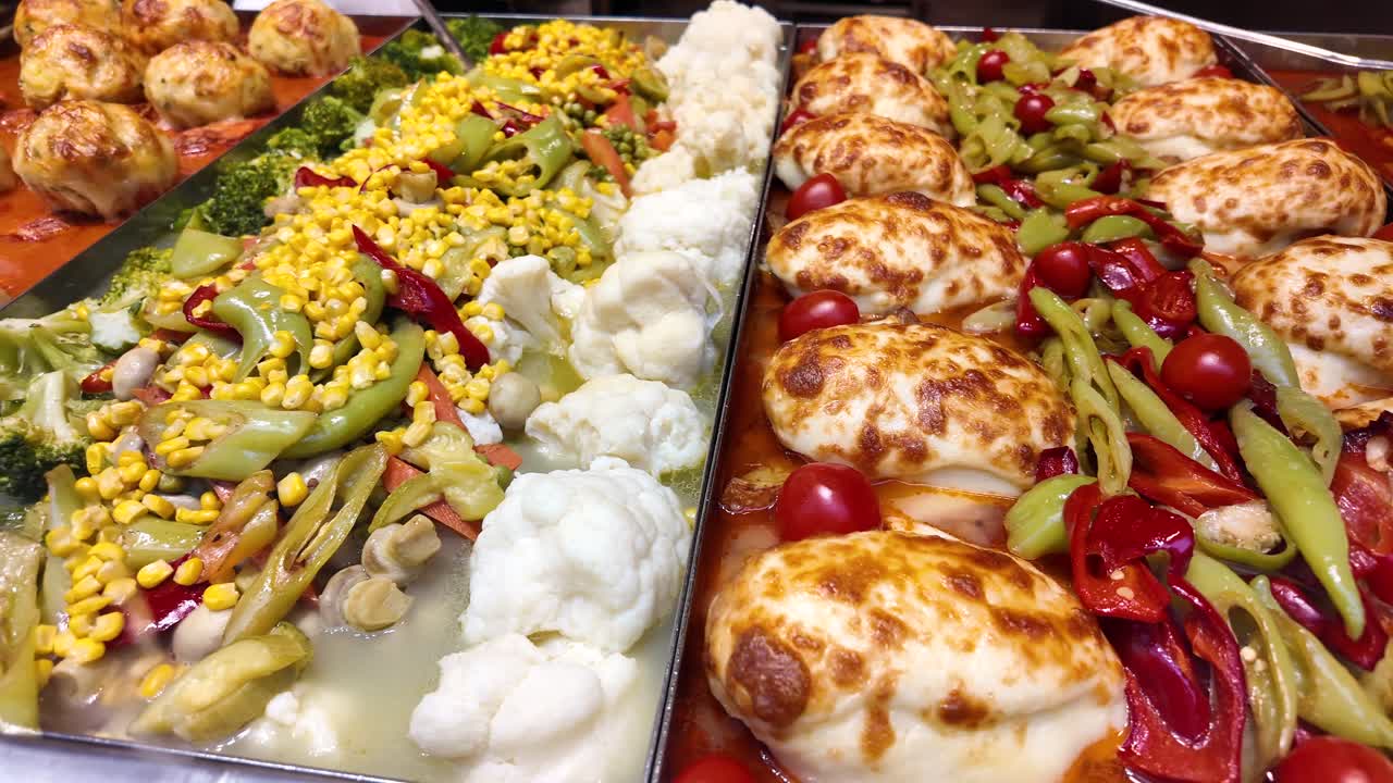 Buffet con verdure e formaggio