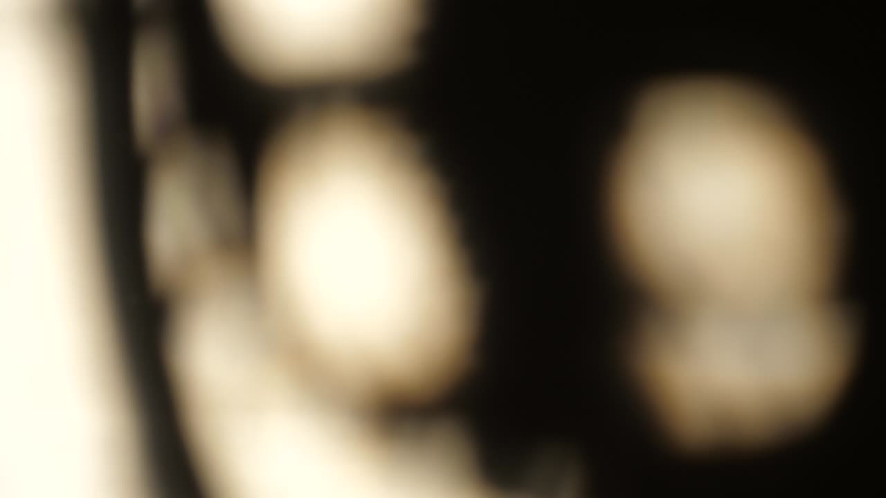 산업화 된 시계 의 흐릿 한 그림자