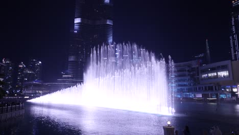 dubai fountain at night