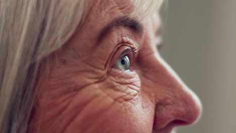 Mujer-Mayor,-Ojos-Y-Enfoque-Para-El-Examen-De-La-Vista