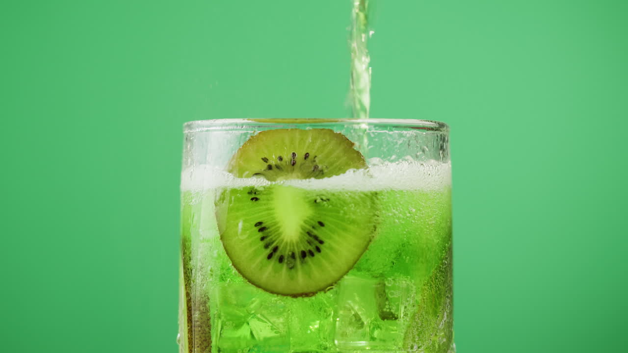 Kiwi Soda with Fresh Kiwi Slice