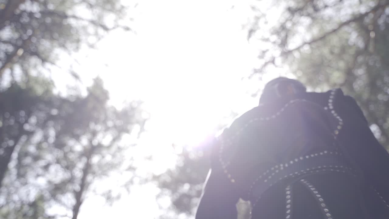 십자가의 표시가 있는 검.