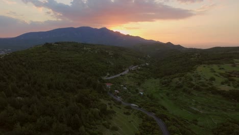 Antena:-Puesta-De-Sol-En-Las-Montañas-De-La-Isla-Griega-Samos